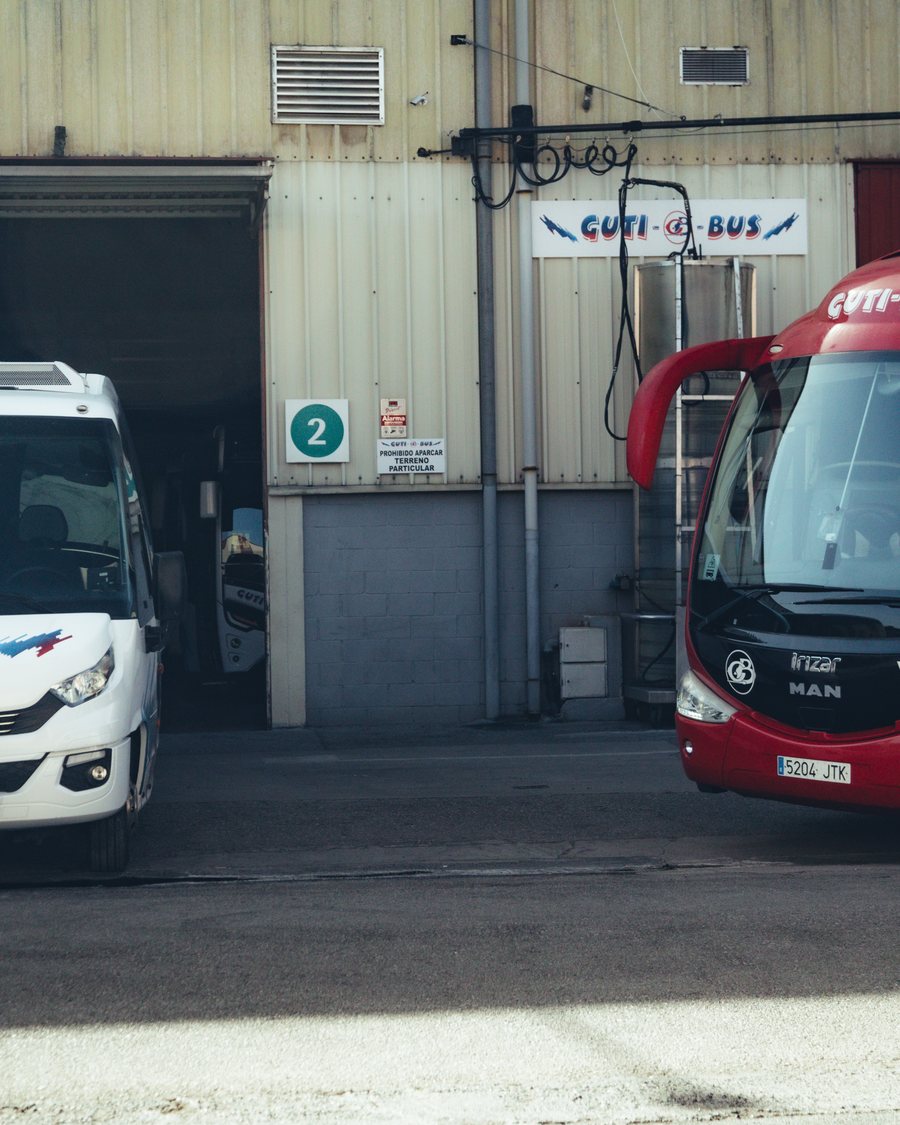 Trabajo de Naikos Agency para Guti Bus