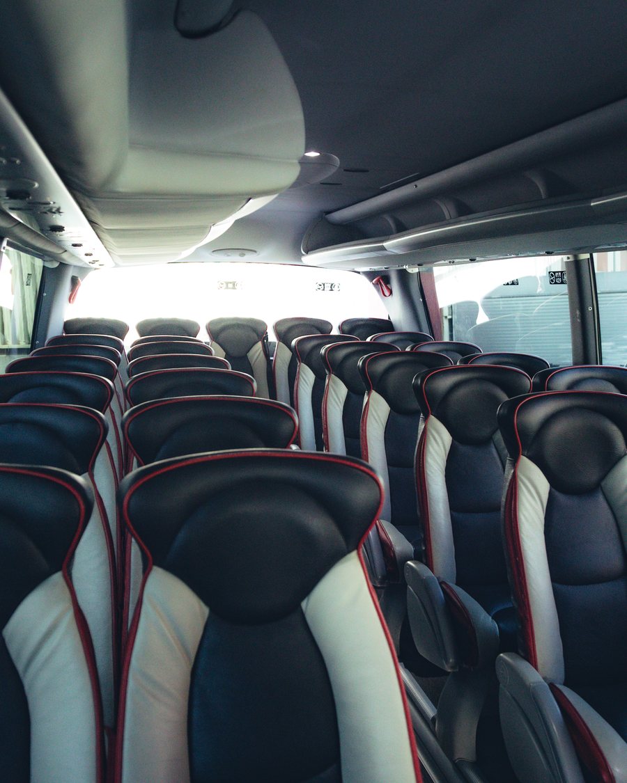 Trabajo de Naikos Agency para Guti Bus